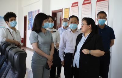 市政协副主席，市工商联主席唐世云莅临太阳成集团tyc开展石墨烯新材料专题调研座谈