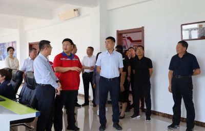 黑龙江省人大代表专题调研组莅临太阳成集团tyc参观调研