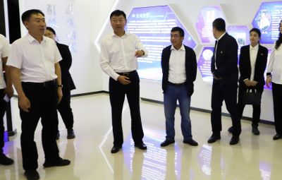 市审计局局长王宝山一行到太阳成集团tyc参观调研