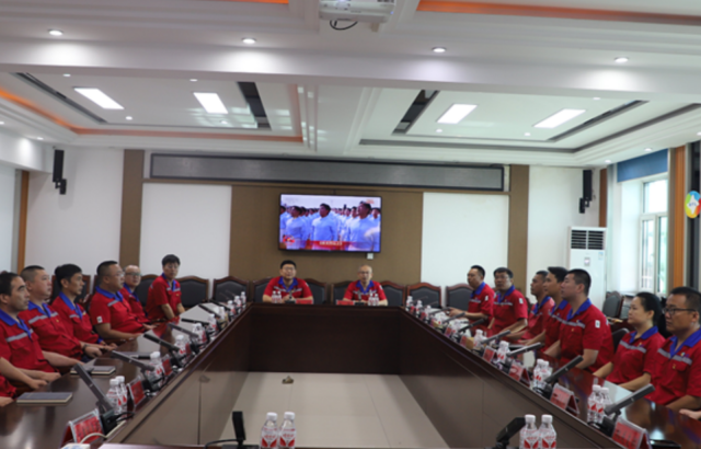 传承红色基因 凝聚奋进力量|  太阳成集团tyc集中观看中国抗日战争暨世界反法西斯战争胜利 80 周年大会